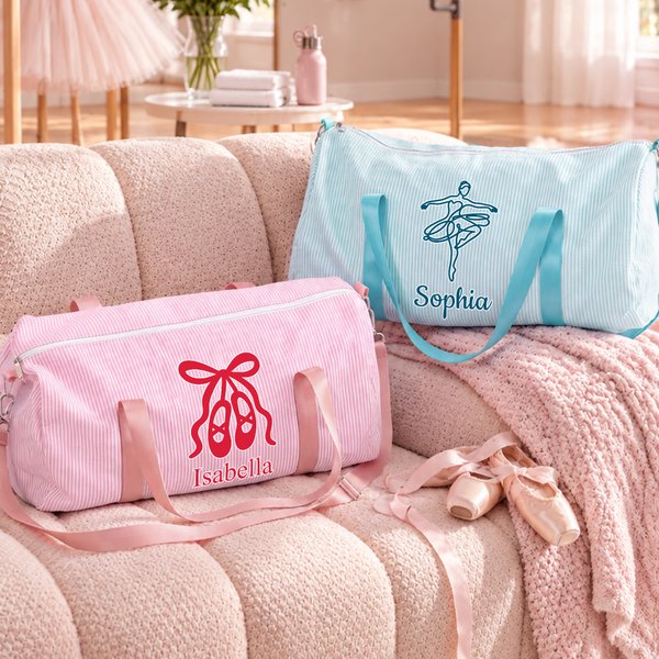Personalisierte, mehrfarbige Seersucker-Reisetasche mit Ballett-Motiv und Namenszug – Geburtstagsgeschenk für Ballettbegeisterte Kinder